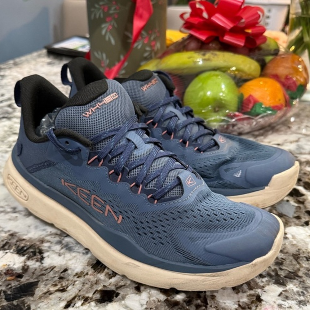 Keen WK 450 Running Shoes woman’s size 10